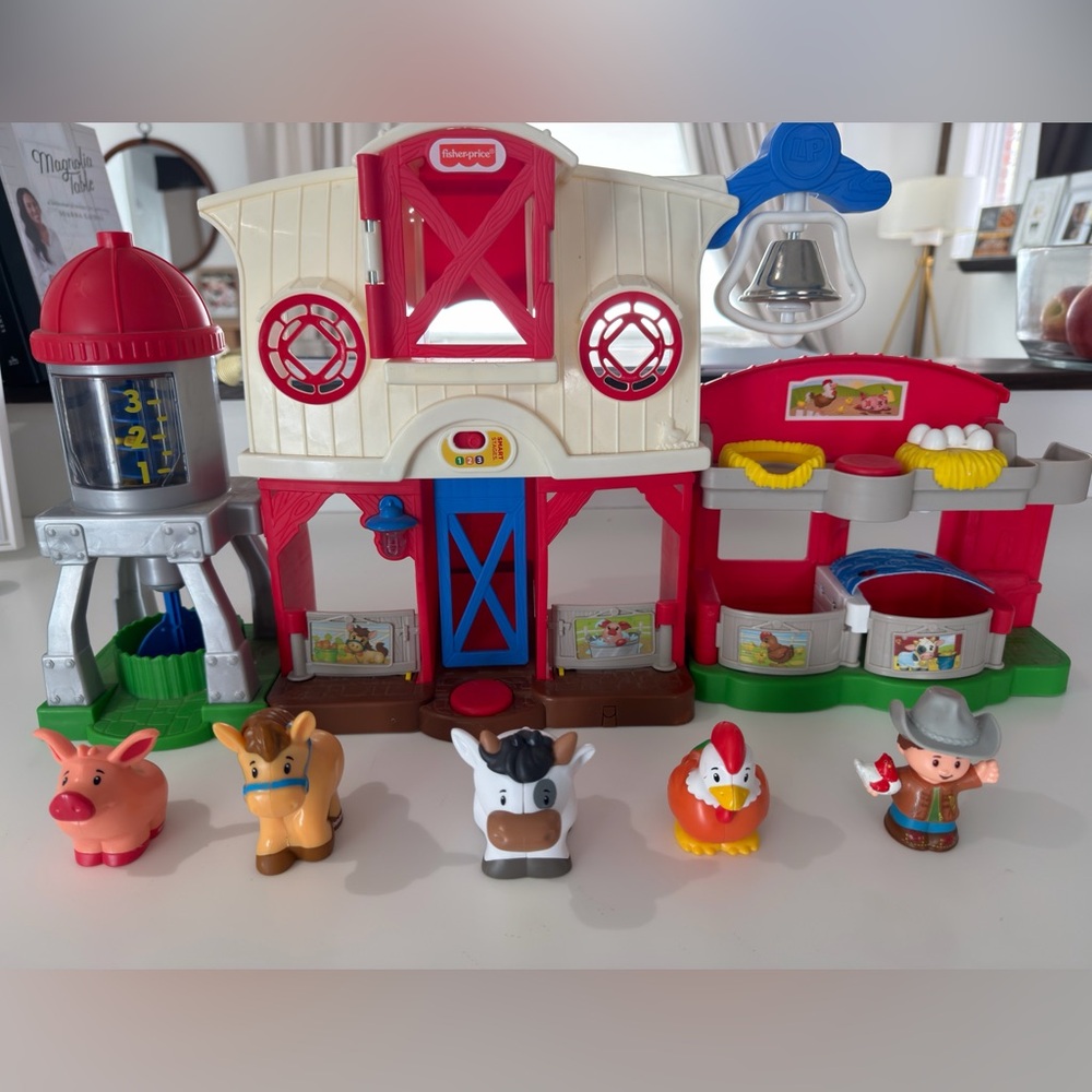 Fisher-Price Little People Barn Playset - Red, White, and Blue